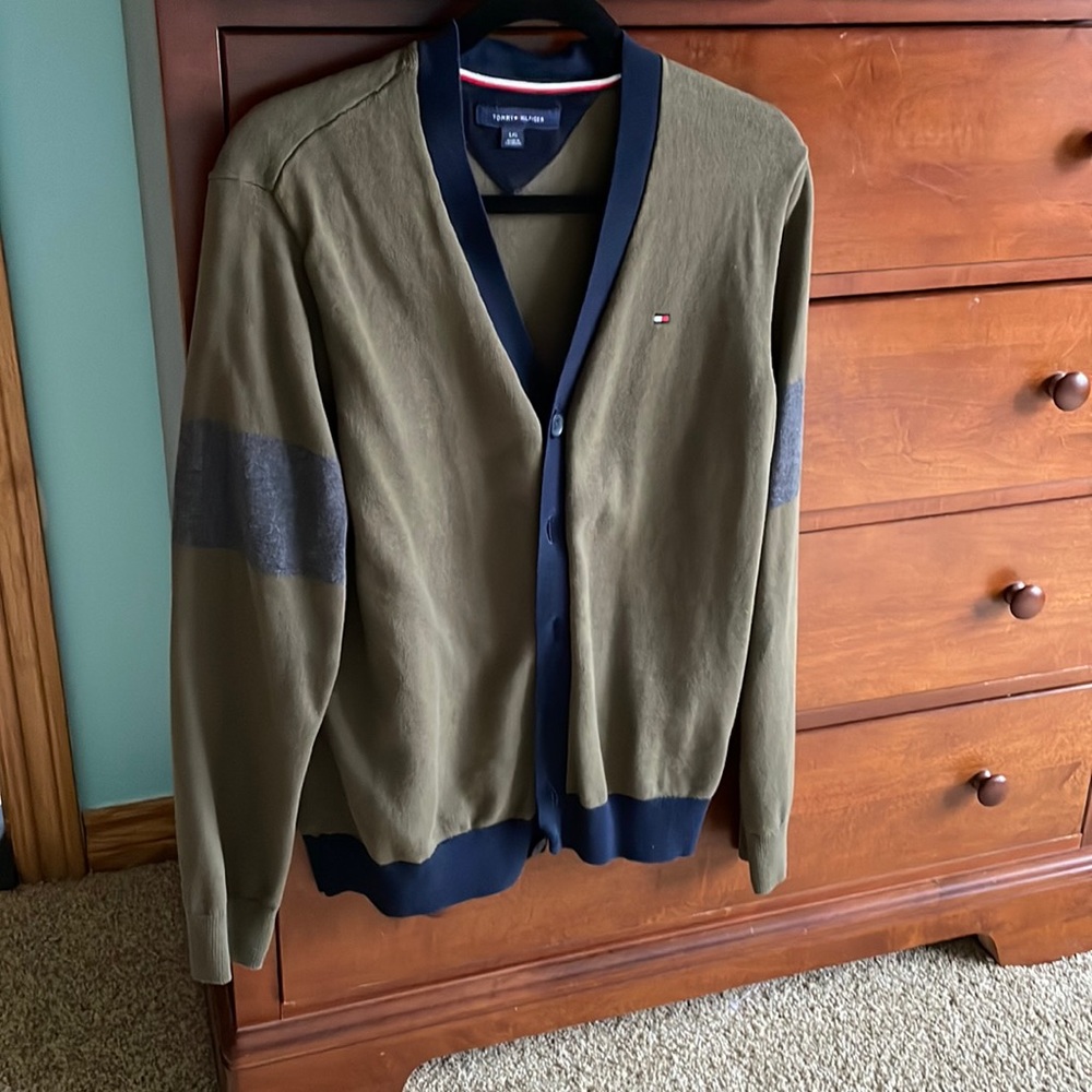 TOMMY HILFIGER CARDIGAN SIZE LG